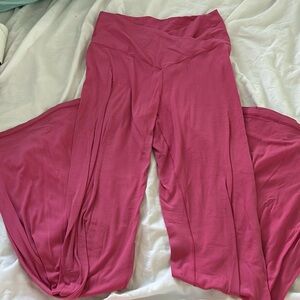 Arie/american eagle crossed flaried leggings